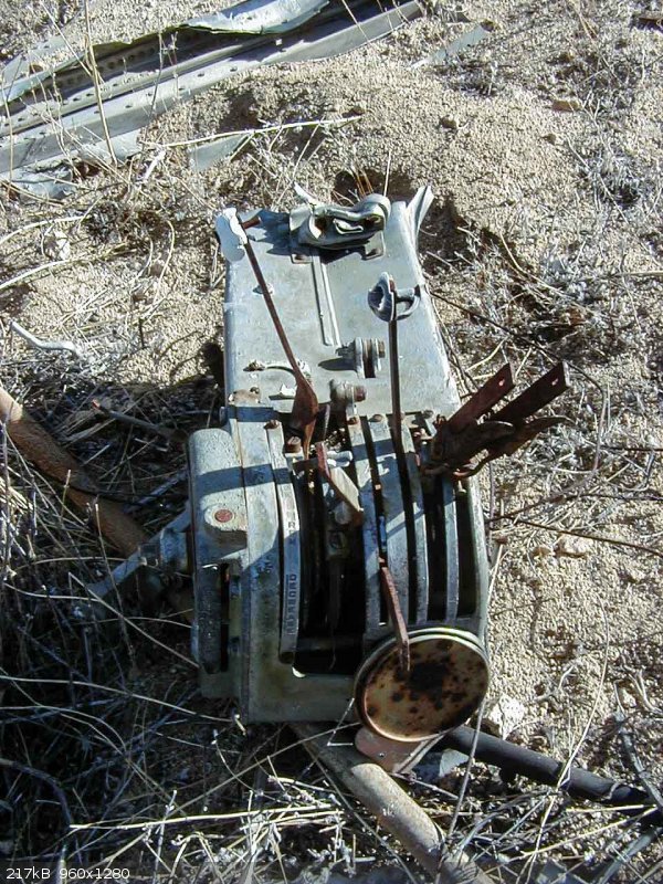 Baja Plane wreckage 1.jpg - 217kB