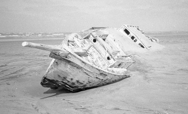 Wreck boat_2_1.jpg - 45kB